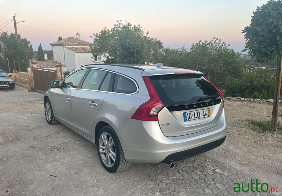 2011' Volvo V60 photo #1