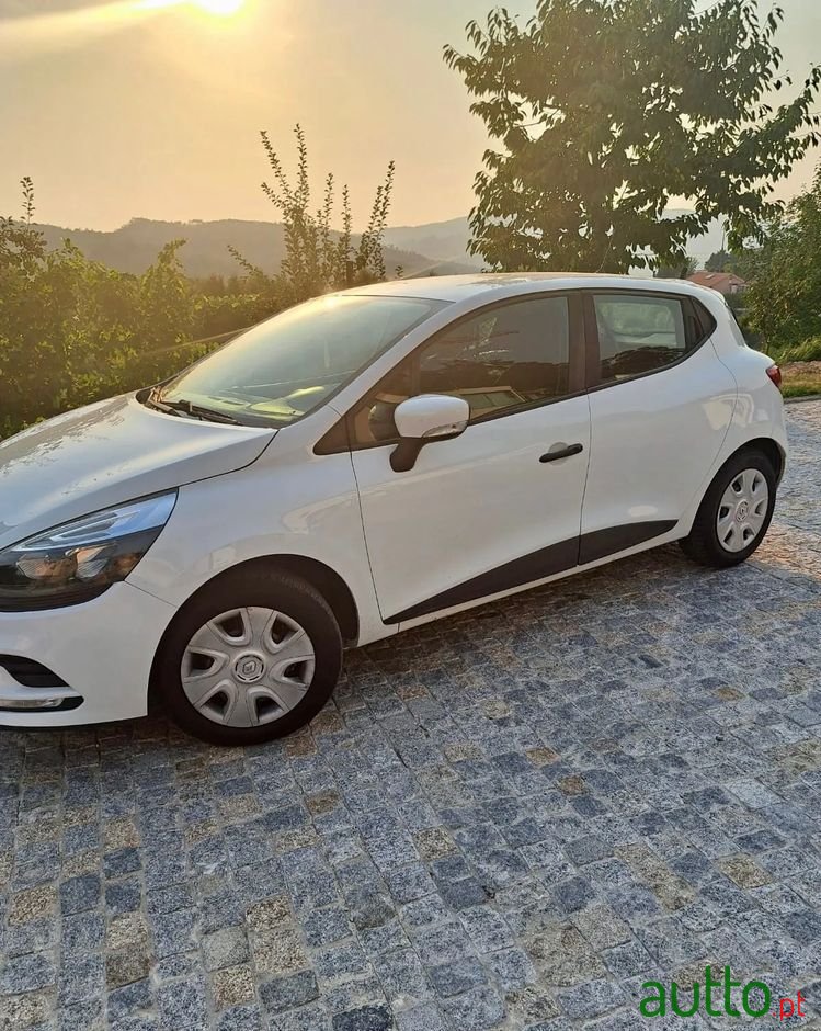 2017' Renault Clio photo #3