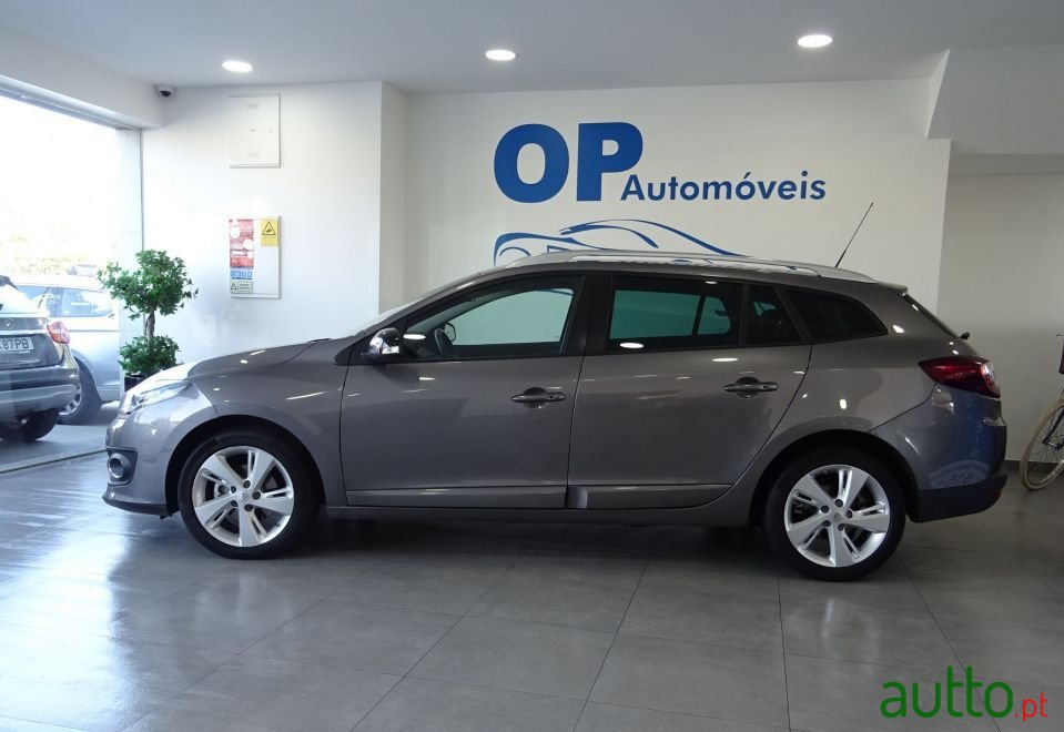 2014' Renault Megane Sport Tourer photo #2