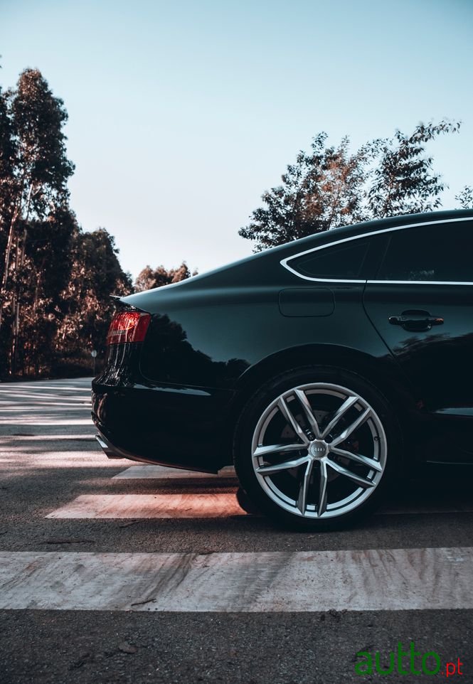 2011' Audi A5 Sportback photo #6