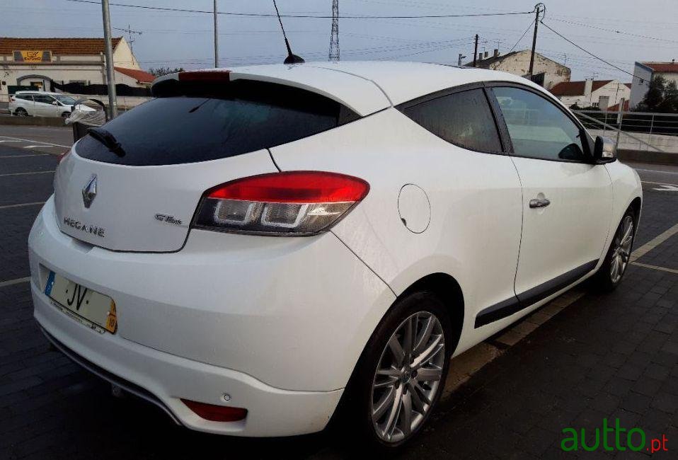2010' Renault Megane Coupe photo #3