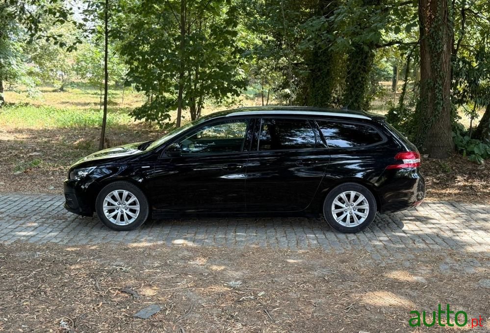 2020' Peugeot 308 Sw photo #5