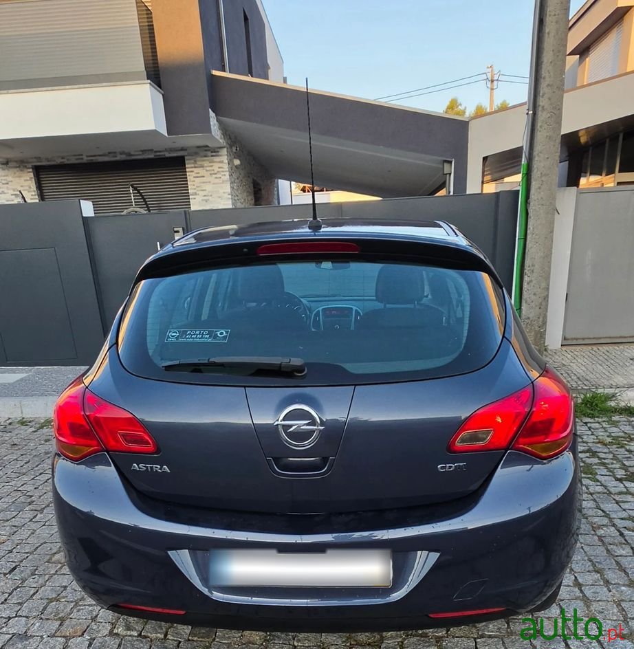 2010' Opel Astra 1.7 Cdti Edition photo #4