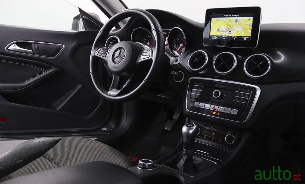 2017' Mercedes-Benz Classe Cla photo #6