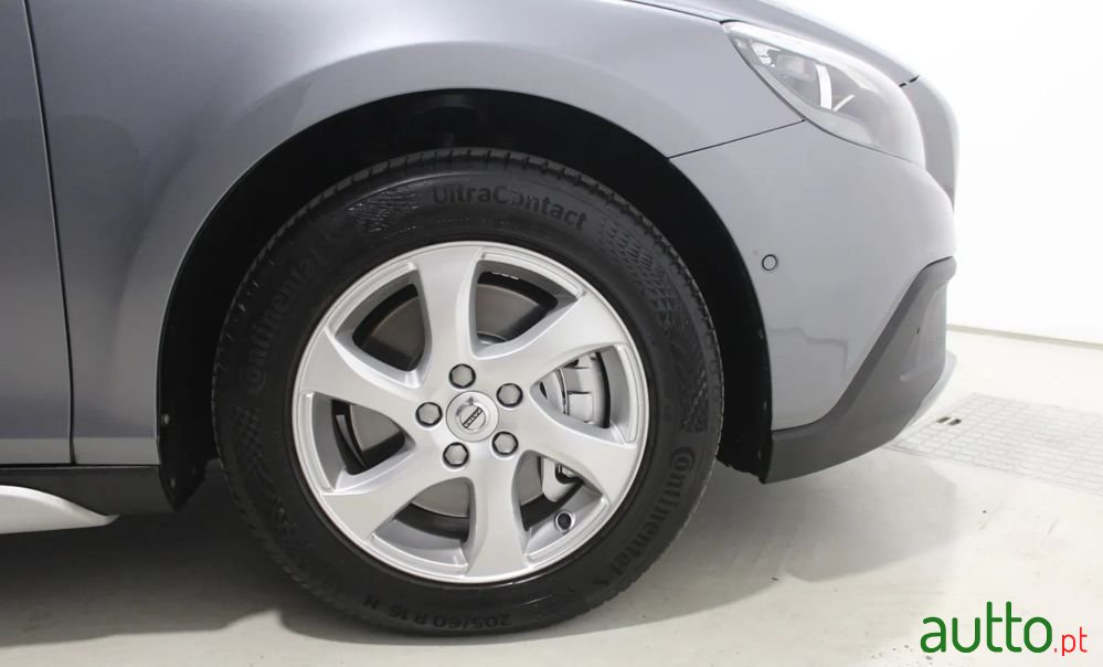 2017' Volvo V40 photo #6