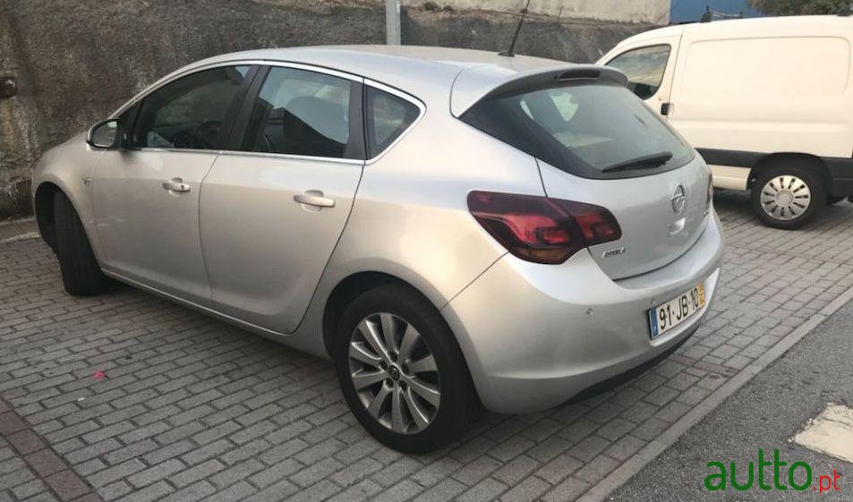2010' Opel Astra Cosmos photo #3