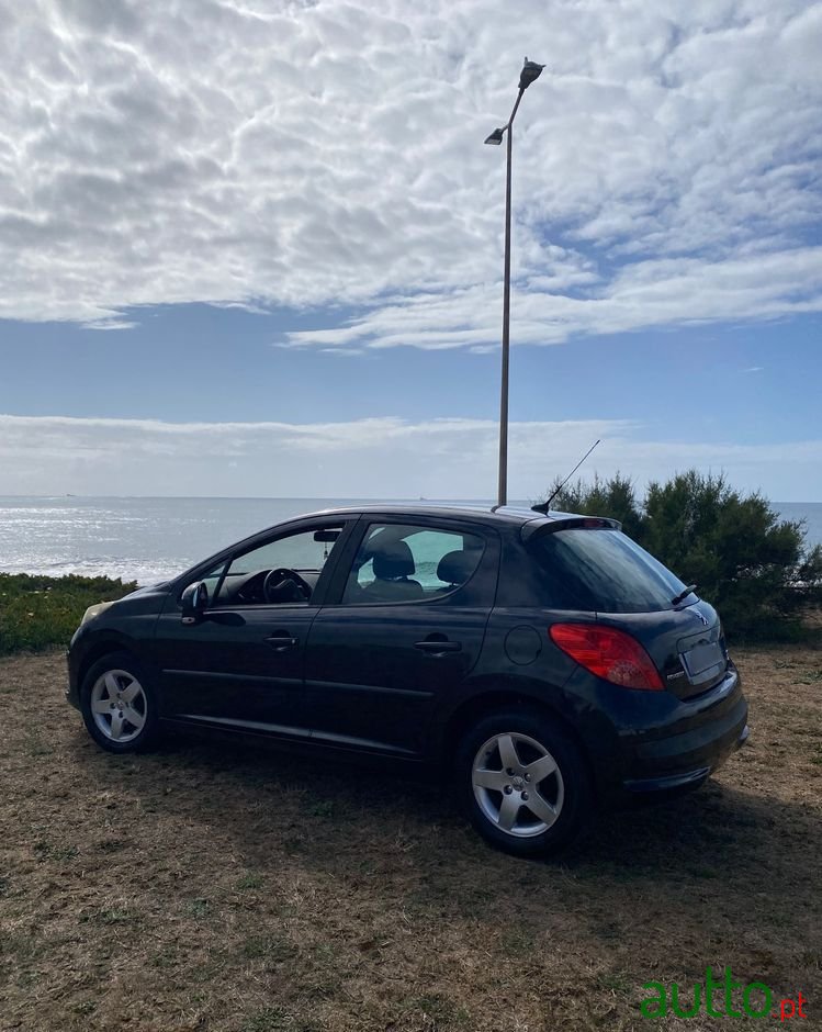 2006' Peugeot 207 1.4 Hdi Urban photo #3