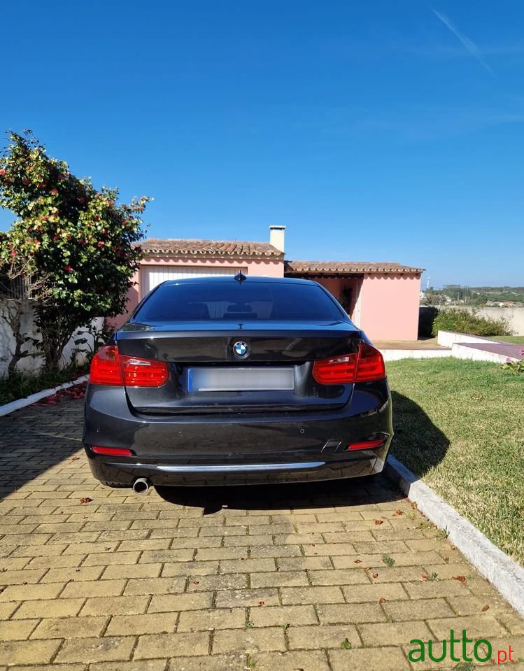 2015' BMW 318 photo #3