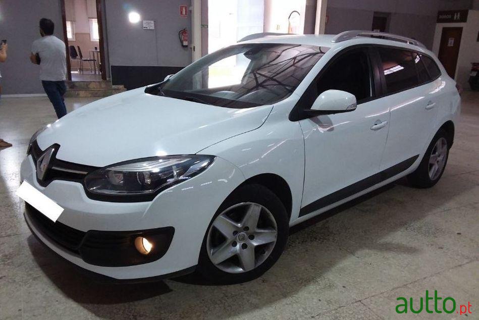 2014' Renault Megane Sport Tourer photo #3