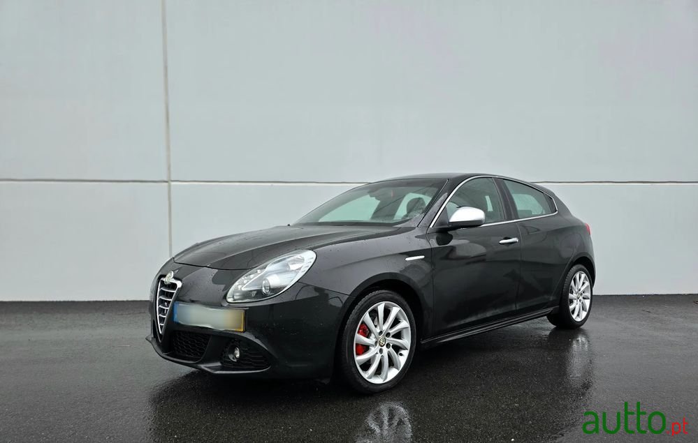 2011' Alfa Romeo Giulietta 1.6 Jtdm Distinctive photo #1