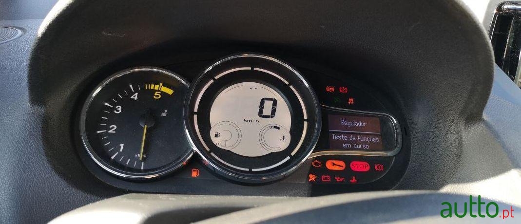 2014' Renault Megane Sport Tourer photo #3