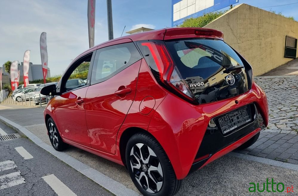 2021' Toyota Aygo 1.0 X-Play+X-Touch photo #5