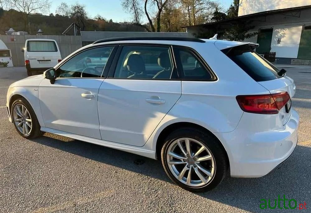 2013' Audi A3 Sportback photo #1