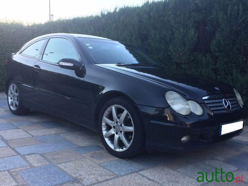 2002' Mercedes-Benz C-220 Cdi Sportcoupé Evolution photo #2