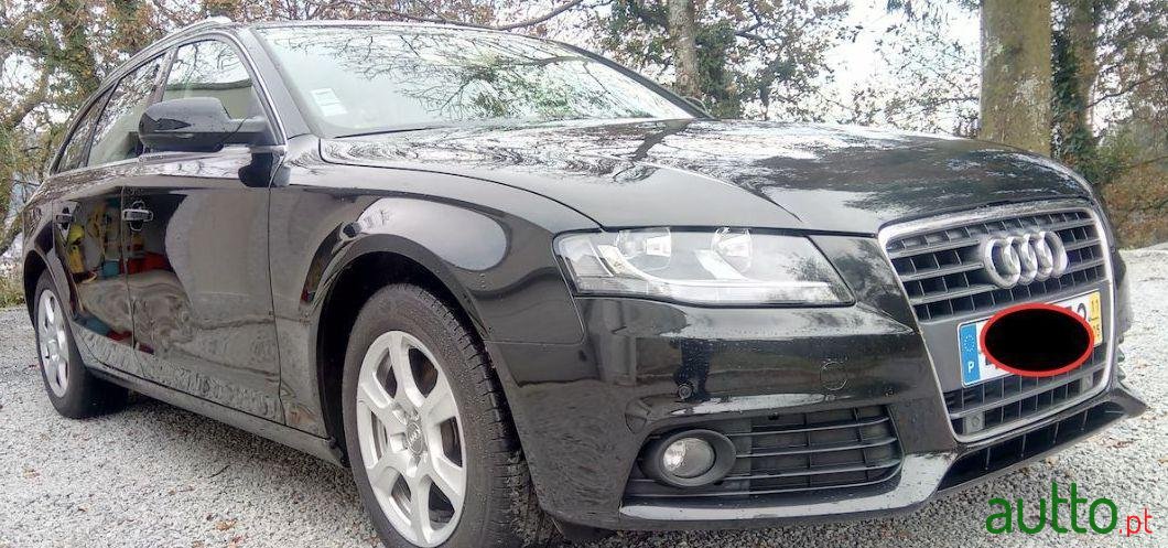 2011' Audi A4 Avant photo #3