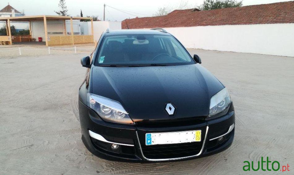 2011' Renault Laguna Break photo #1