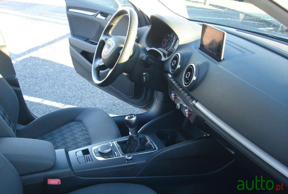 2014' Audi A3 Sportback photo #3