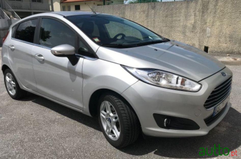 2015' Ford Fiesta 1.5 Tdci Titanium photo #2
