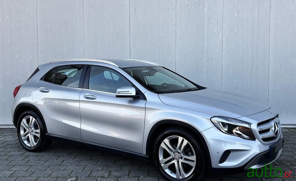 2015' Mercedes-Benz Classe Gla photo #6