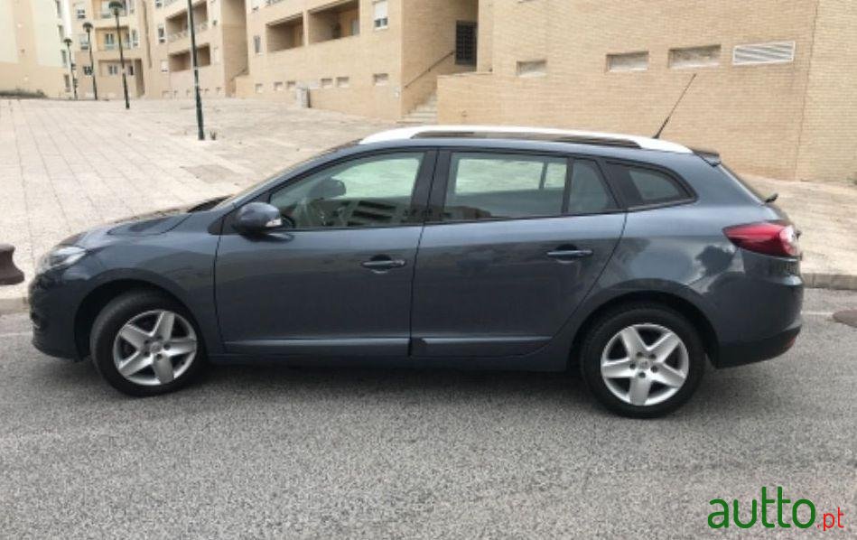 2016' Renault Megane Sport Tourer photo #1