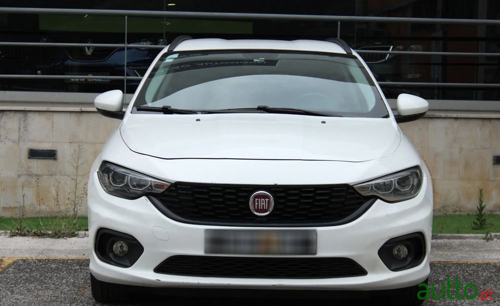 2018' Fiat Tipo Station Wagon photo #2