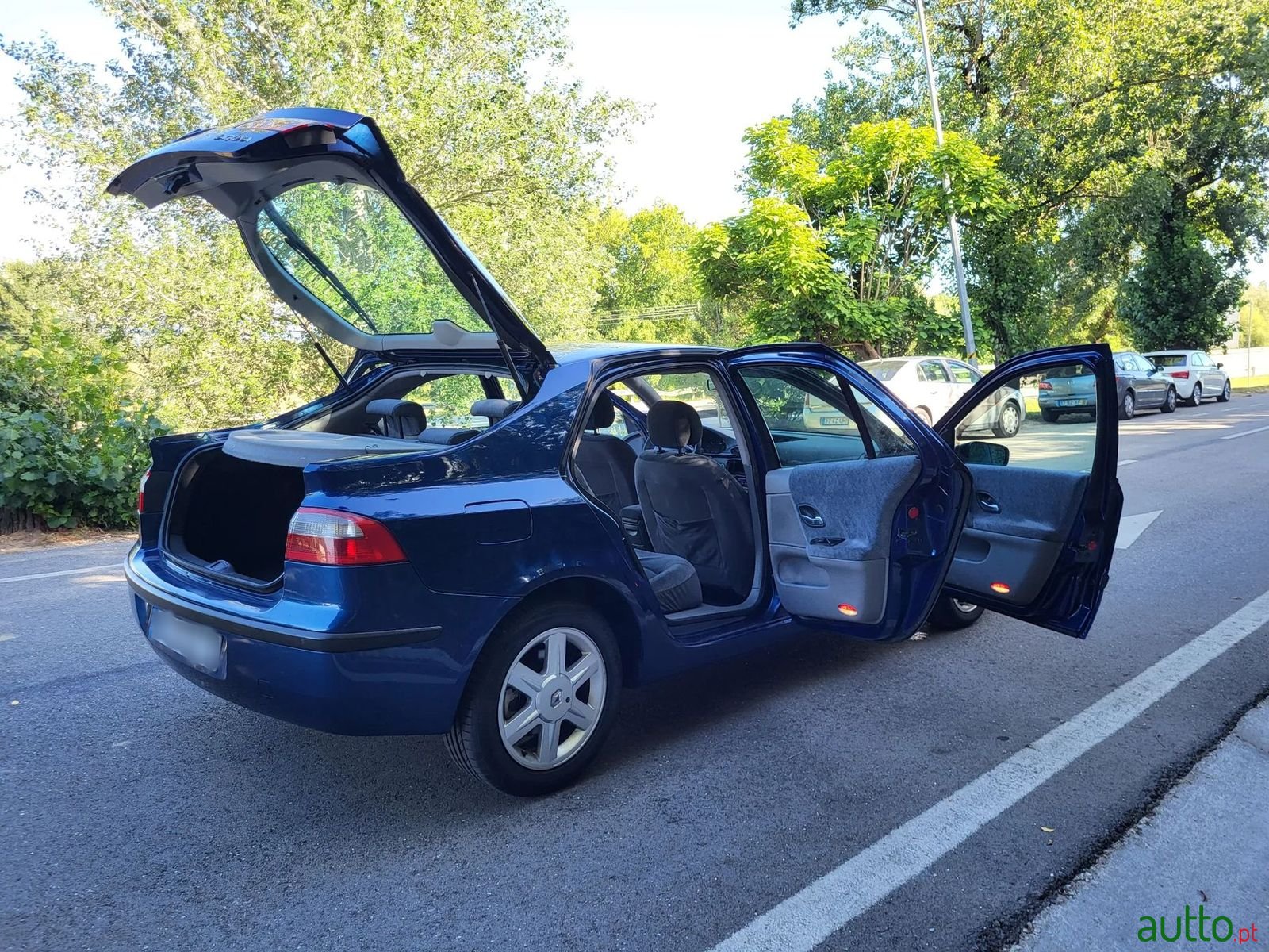 2003' Renault Laguna photo #4