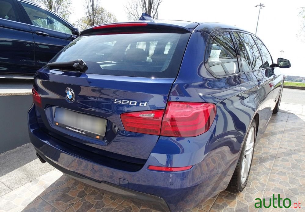 2016' BMW 520 D Pack M Auto photo #3