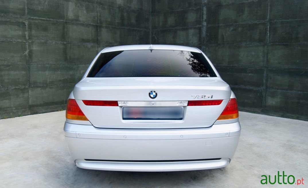 2001' BMW 735 photo #5