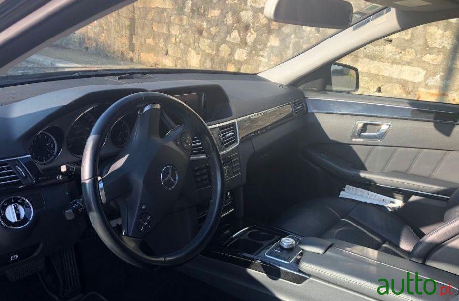 2010' Mercedes-Benz E-350 Avantgarde photo #2