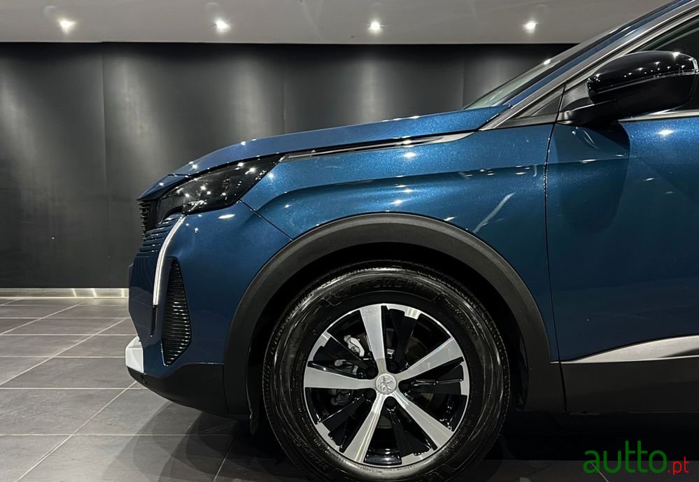 2022' Peugeot 3008 photo #3