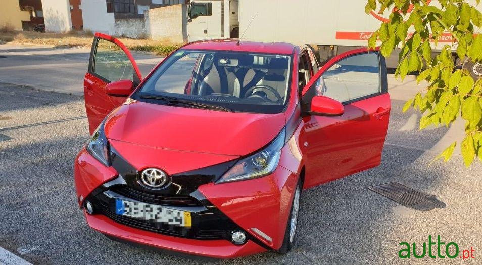 2016' Toyota Aygo photo #2