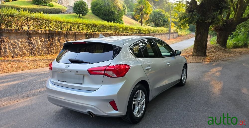 2020' Ford Focus photo #2