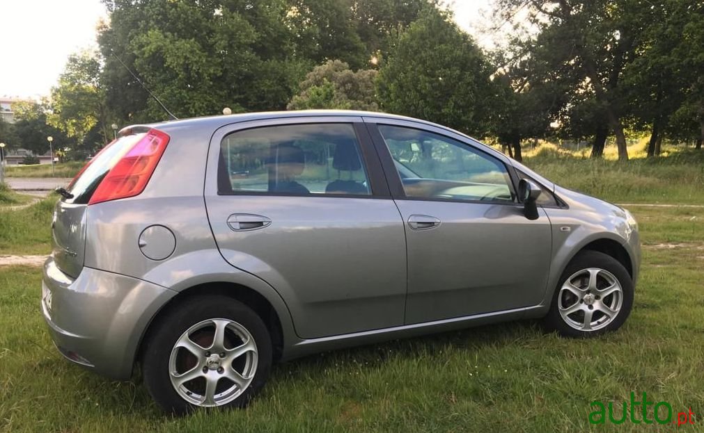 2009' Fiat Grande Punto photo #6
