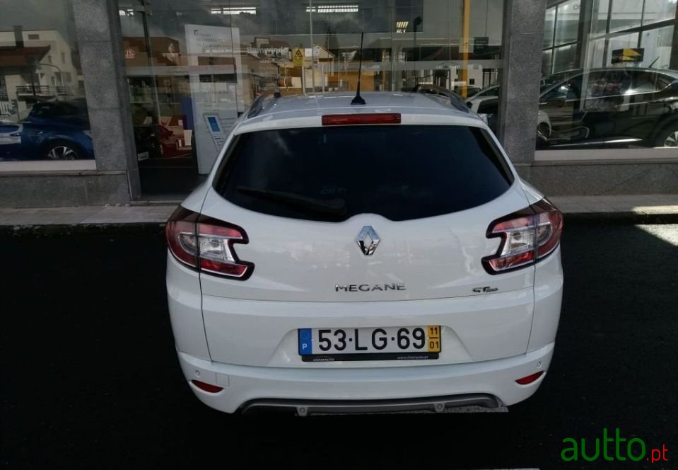 2011' Renault Megane Sport Tourer photo #5