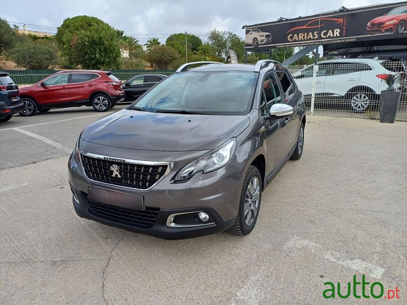 2019' Peugeot 2008 1.2 Puretech Style photo #1