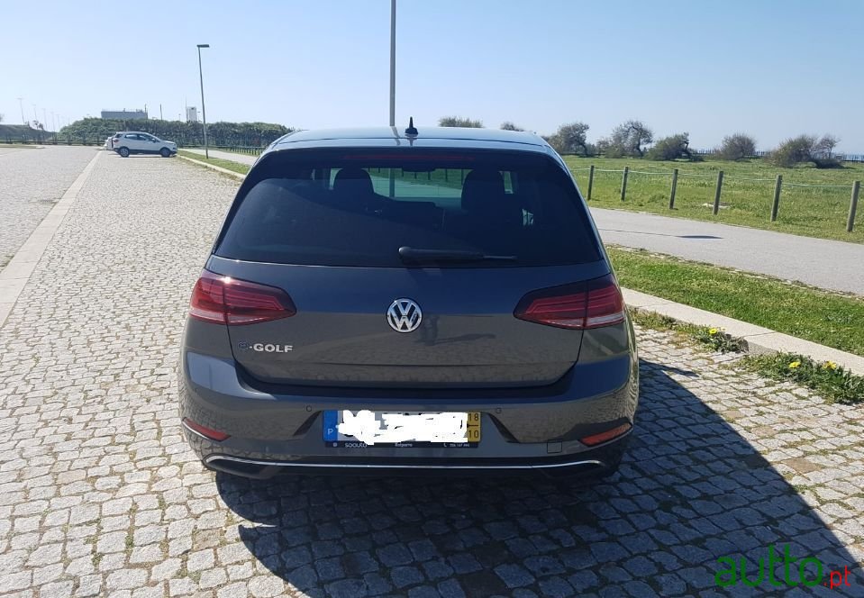 2018' Volkswagen E-Golf photo #6
