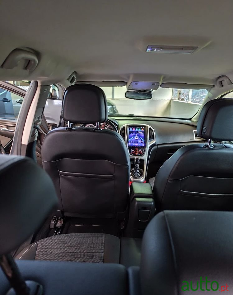 2015' Opel Astra Sports Tourer photo #5