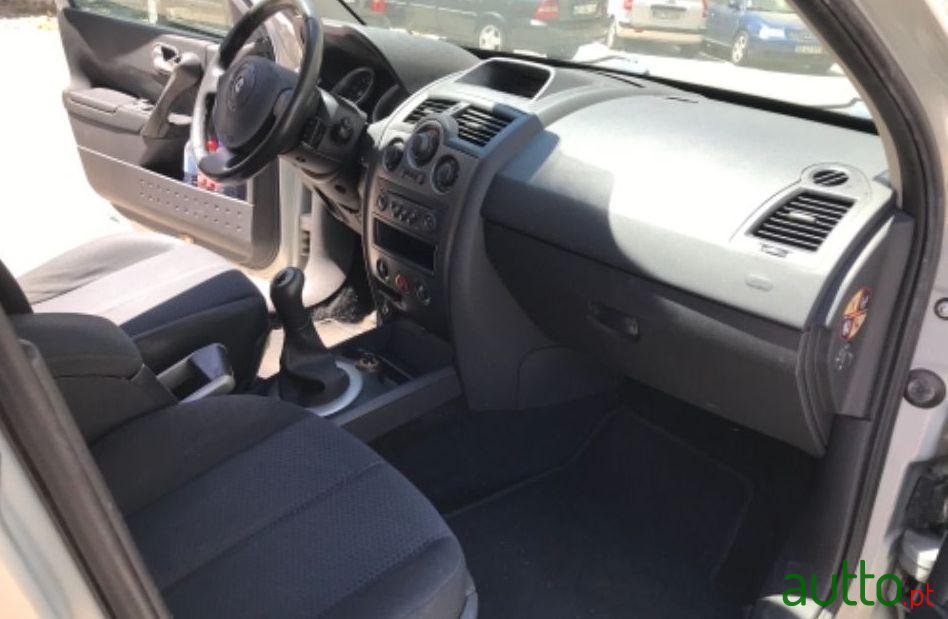 2003' Renault Megane Break photo #1