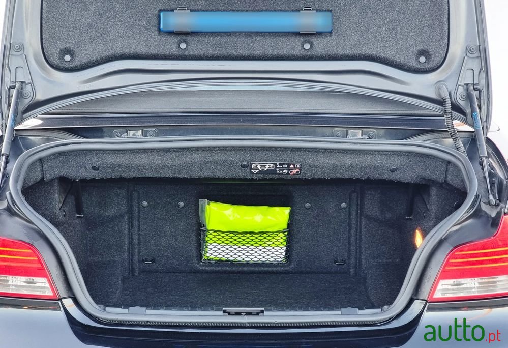 2008' BMW Série 1 D Cabrio photo #6