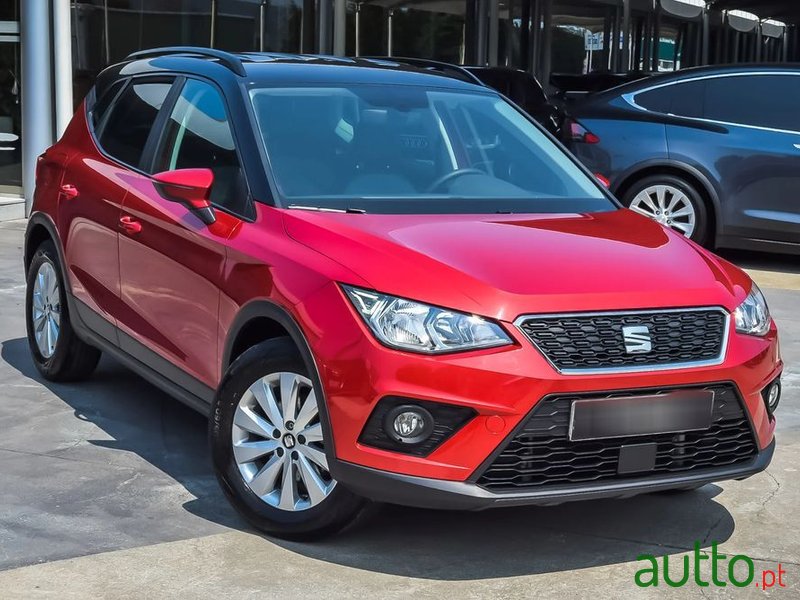 2021' SEAT Arona 1.0 Tsi Style Dsg photo #2