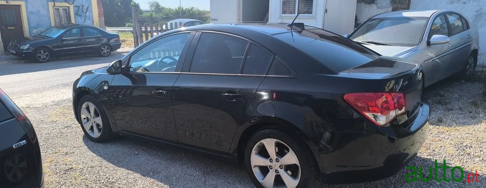 2009' Chevrolet Cruze 1.6 Ls photo #2