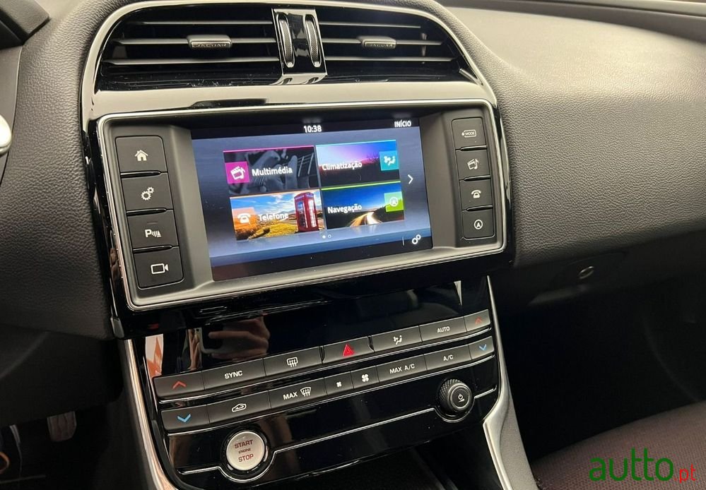 2017' Jaguar XE photo #6