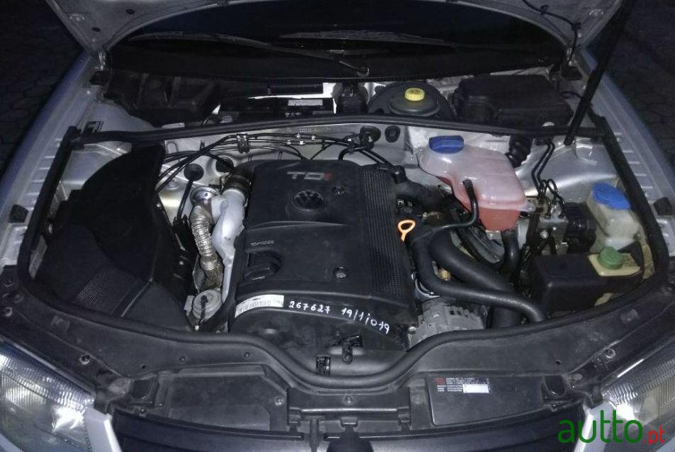 1998' Volkswagen Passat Variant photo #1