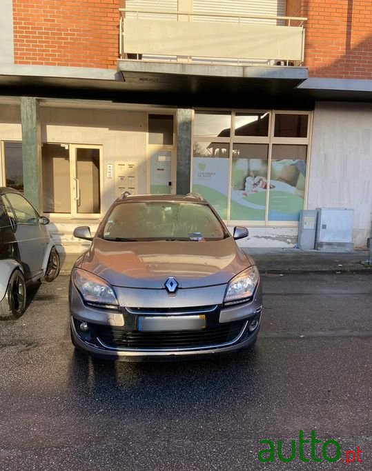 2012' Renault Megane Sport Tourer photo #1