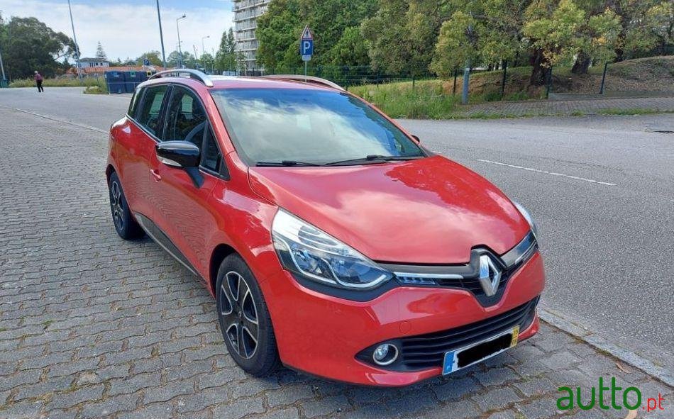 2015' Renault Clio Sport Tourer photo #1