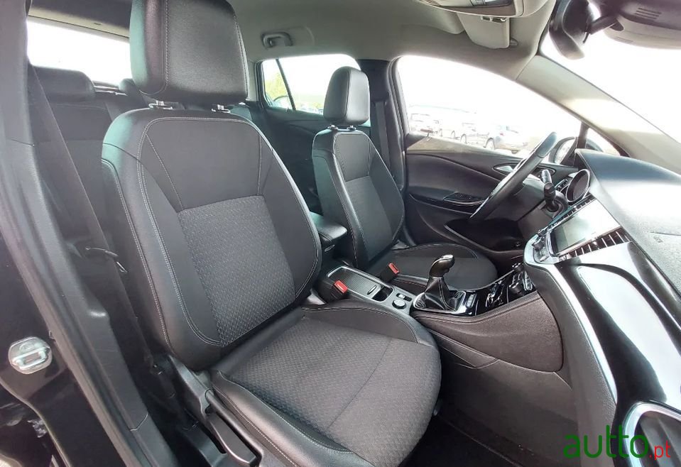 2017' Opel Astra Sports Tourer photo #5