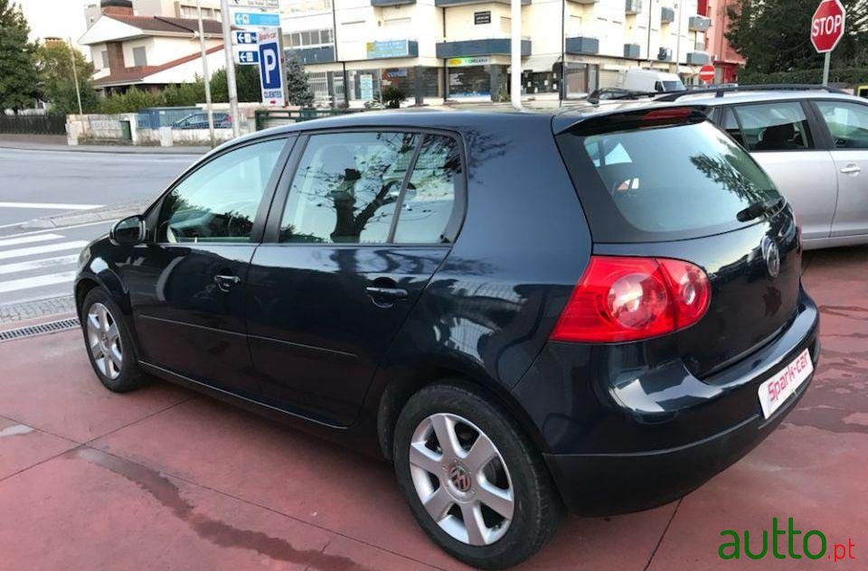 2007' Volkswagen Golf photo #2