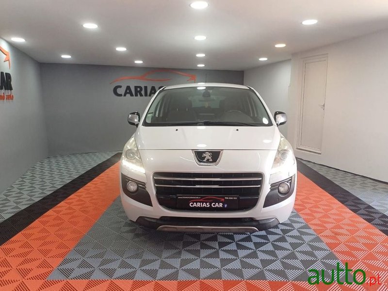 2013' Peugeot 3008 2.0 Hdi Hybrid4 photo #3