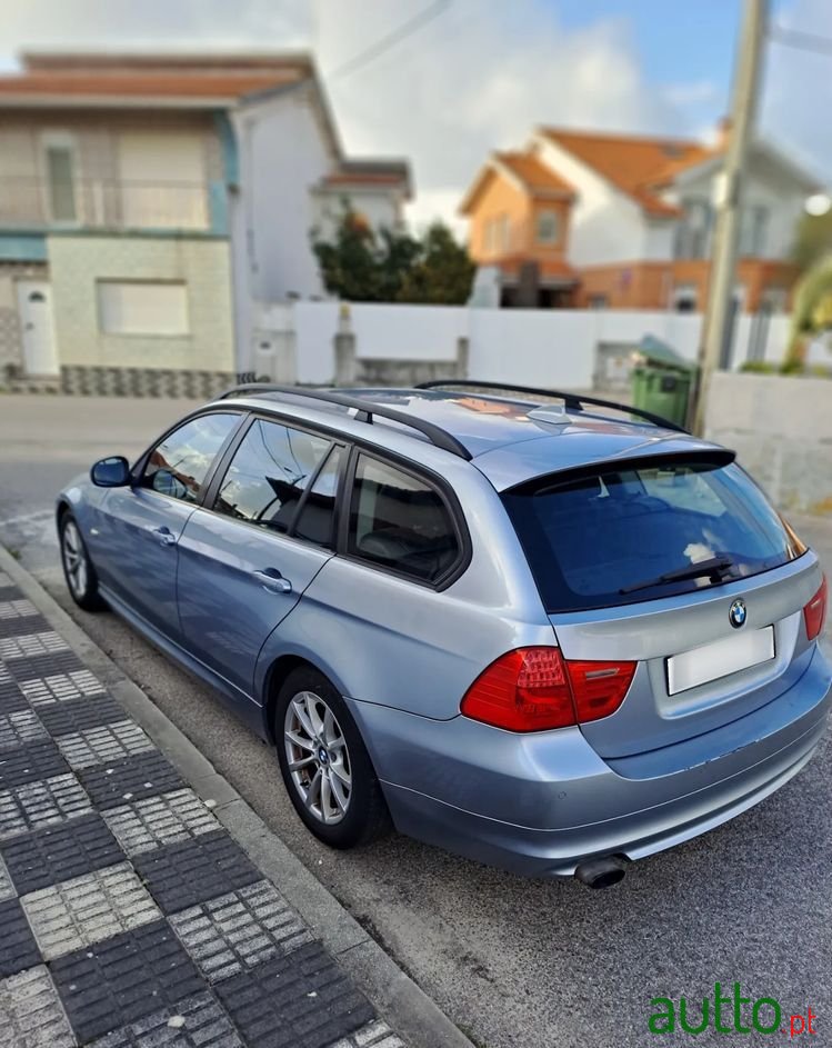 2009' BMW 318 D Touring photo #4