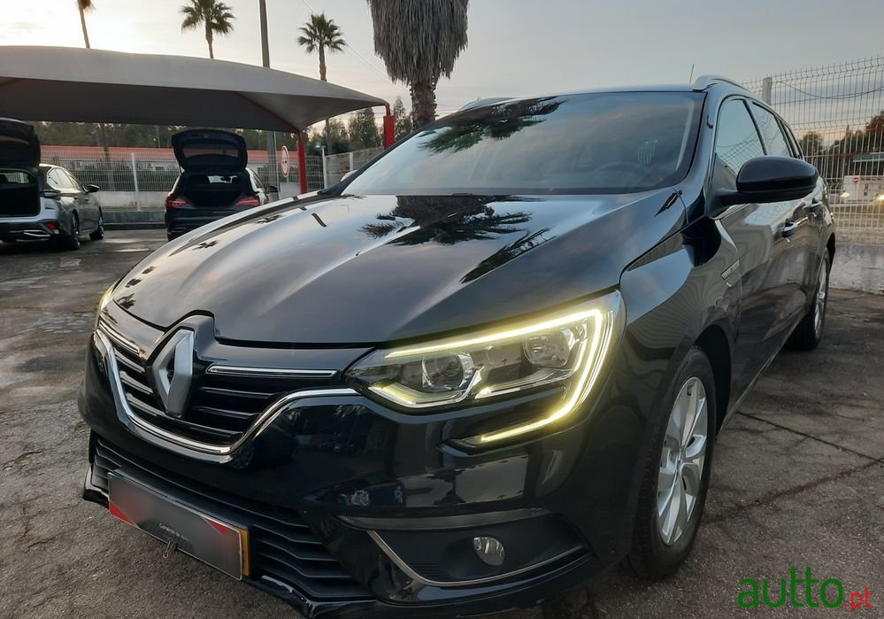 2018' Renault Mégane Sport Tourer photo #3